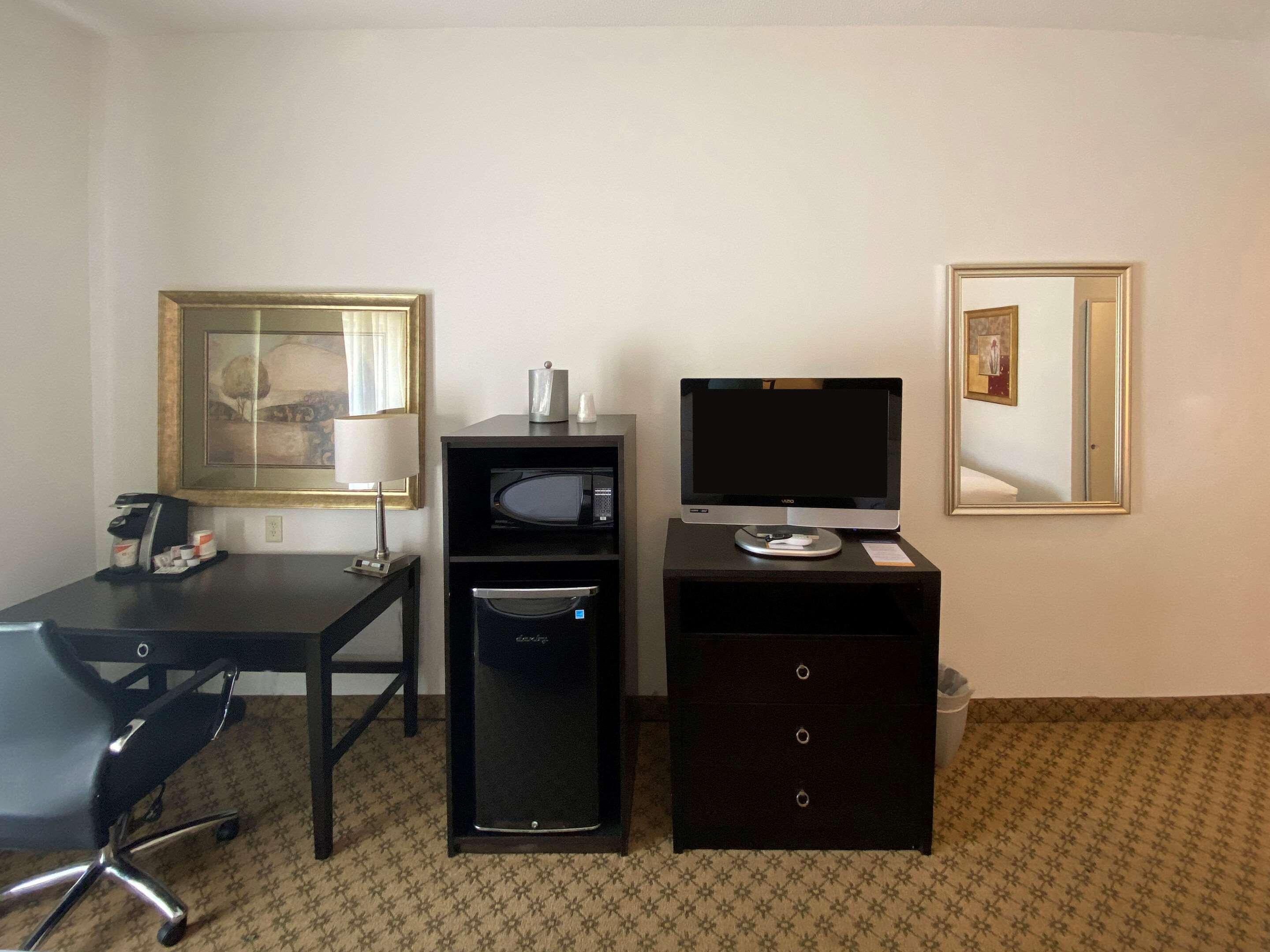 Comfort Inn & Suites Честертаун Экстерьер фото