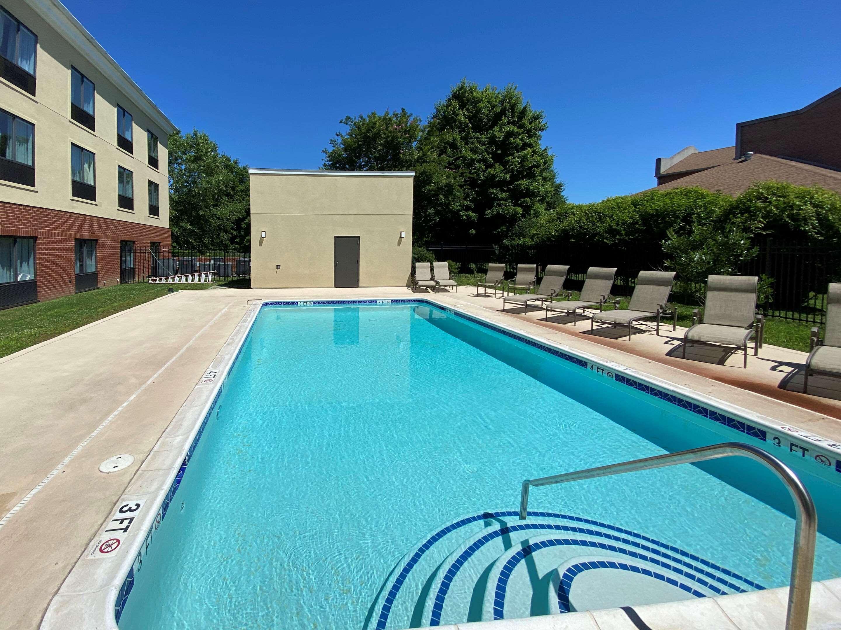 Comfort Inn & Suites Честертаун Экстерьер фото