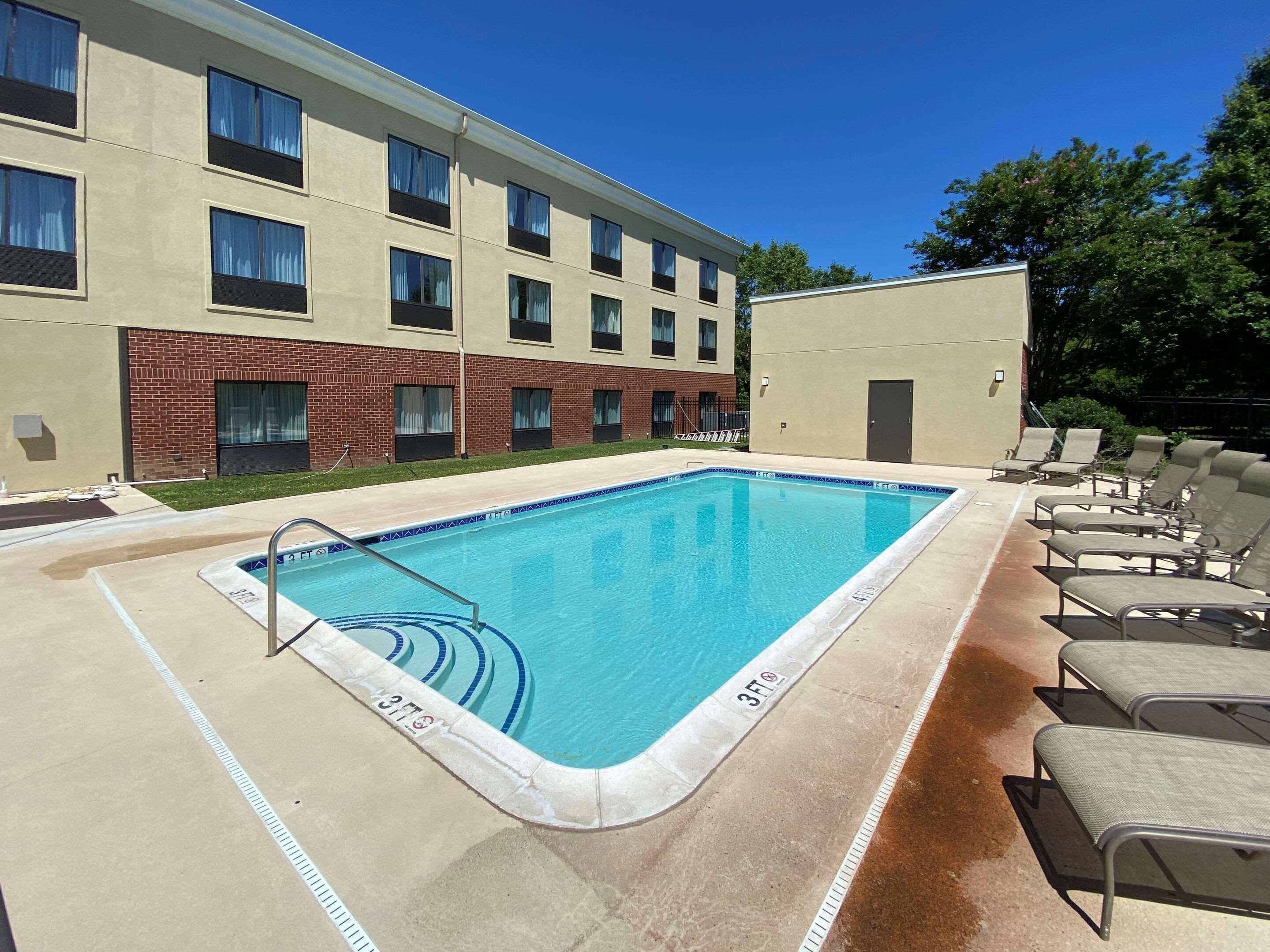 Comfort Inn & Suites Честертаун Экстерьер фото