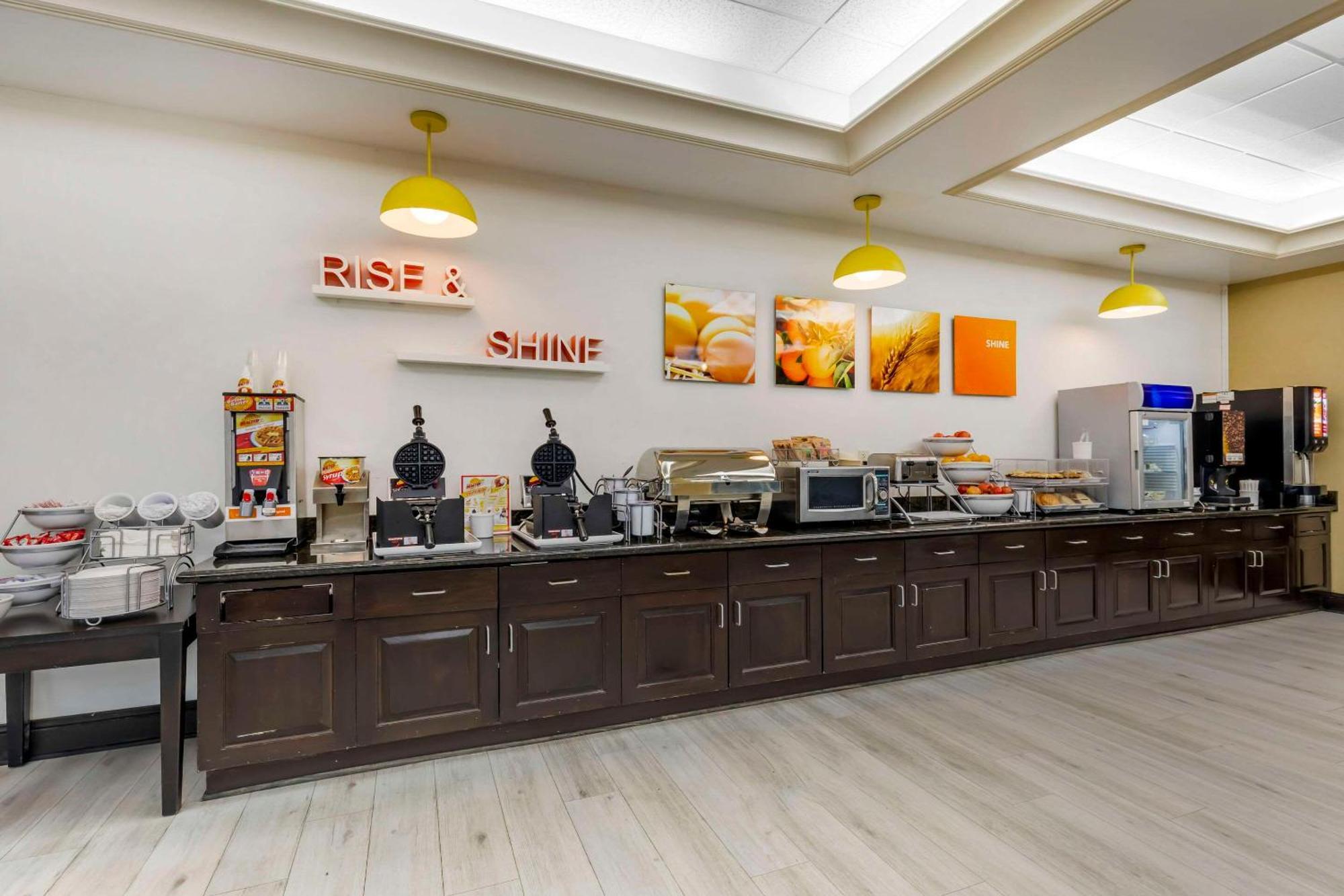 Comfort Inn & Suites Честертаун Экстерьер фото